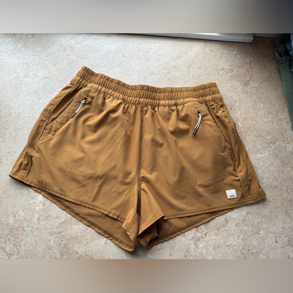 Vuori Dark Golden Dash Shorts, Size Large
